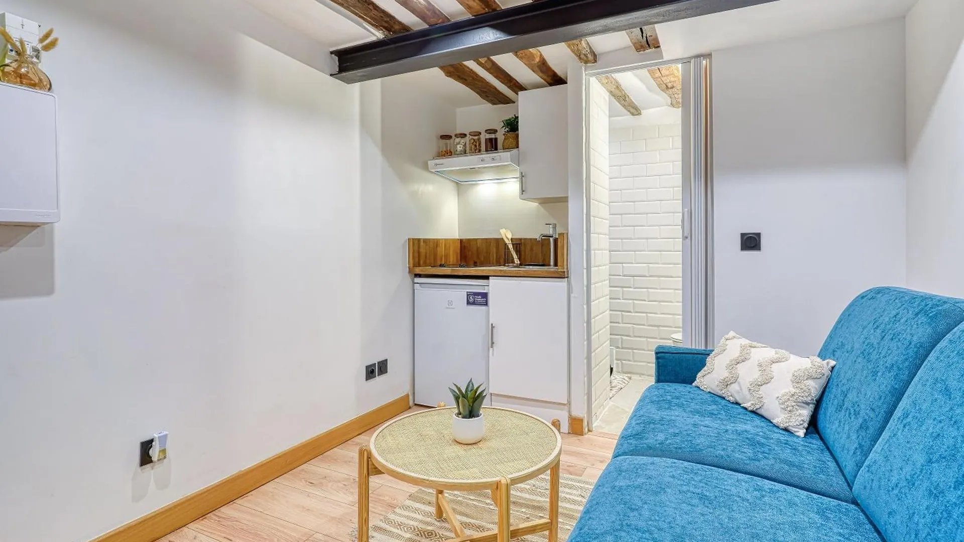 Studio Center Apartment Paris